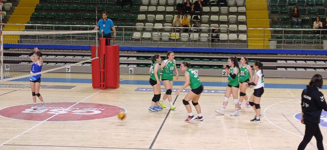 Muğlaspor Küçük Kızlar Voleybol Takımı Gelişim Ligi’ne Galibiyetle Başladı 4